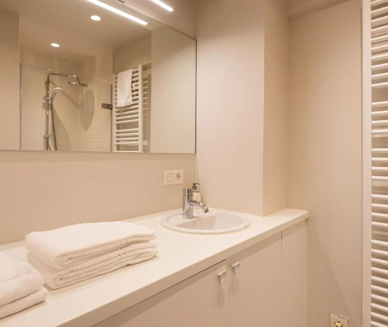 Modern Apartment With Large Terrace Close To The Sea 오스텐드